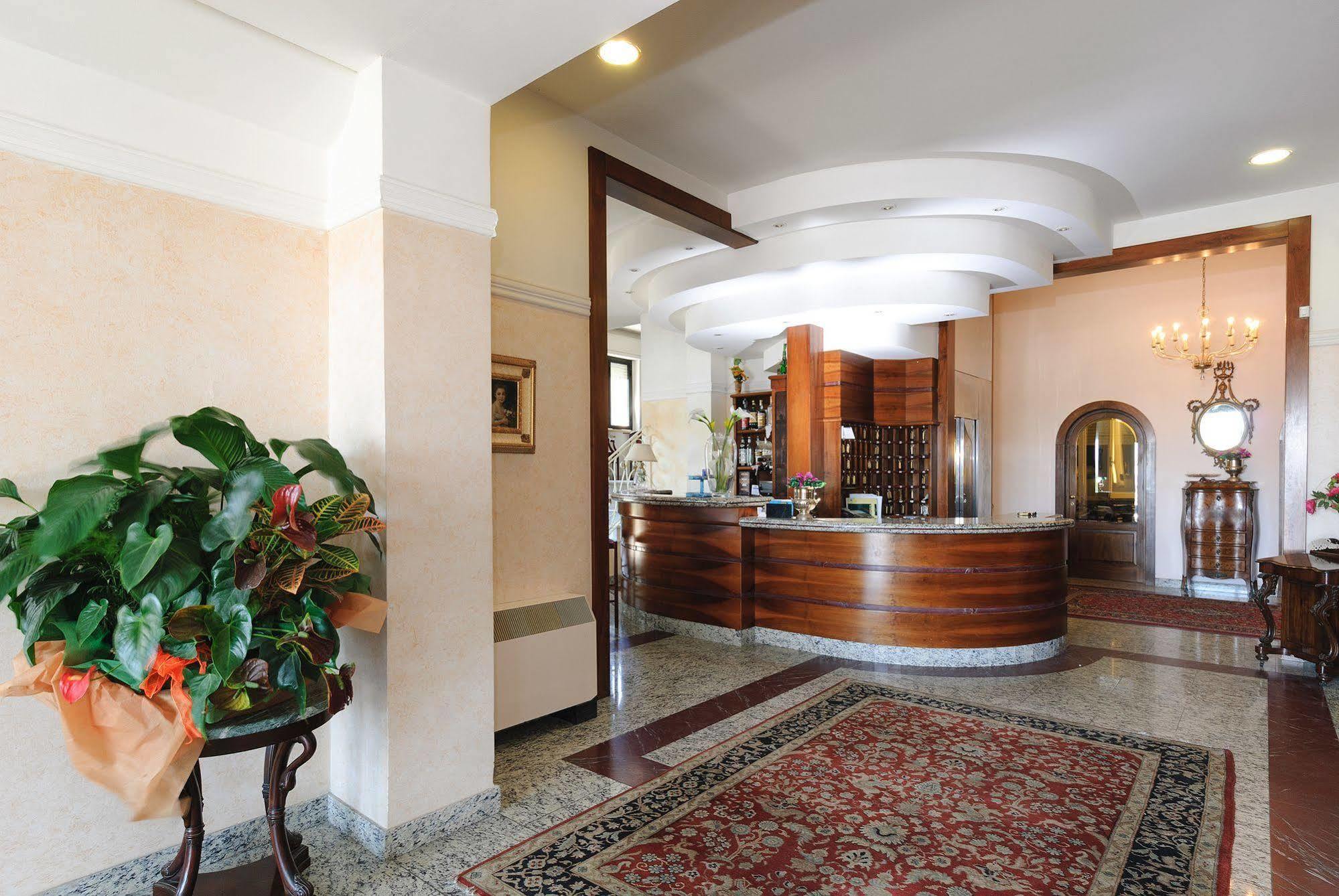 Hotel Residence Villa Jolanda Лидо-ди-Камайоре Экстерьер фото